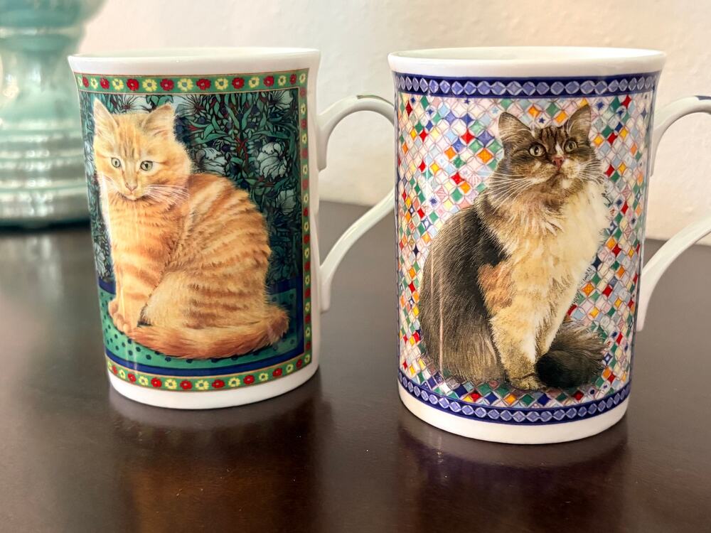 Lesley Anne Ivory Cats Mugs Set of 2 Fine Bone China England 1998 Vintage